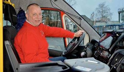 Seit Gründung des Bürgerbus-Vereins 2019 sitzt Detlev Fischer regelmäßig hinterm Steuer.