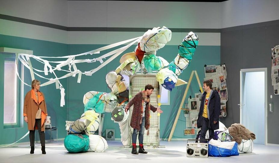 Eine Komödie mit viel trockenem Humor: 4.000 Tage.