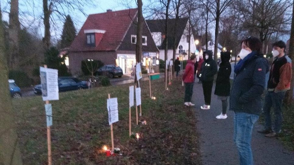 Gedenken in Worspwede am 27. Januar am Rosa Abraham Platz.