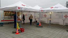 Neu angeschaffte Pavillons ermöglichen, Snacks und Getränke witterungsgeschützt zu sich zu nehmen.