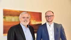 Hans Wilhelm Fricke (li.) übergibt seine Kanzlei an Dennis Wolf.