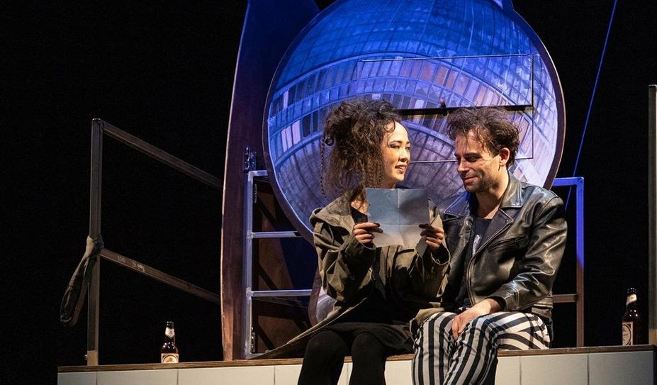 Noch einmal eintauchen in die Welt von Mocca Fix Gold, Spreewaldgurken, Globus Grüne Erbsen, Mitropa, Datschen, Trabis und vieles mehr.