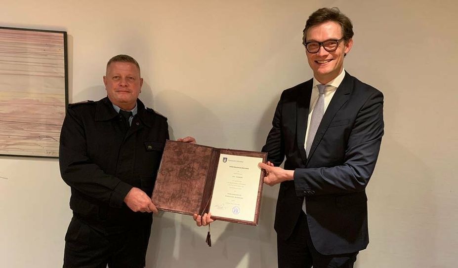 Kai Garbade (links) bleibt für die nächsten sechs Jahre Ortsbrandmeister in Worphausen. Foto: eb