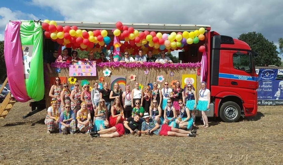 Bunte Zeiten: Dieses Bild entstand beim Festumzug in Nieder-Ochtenhausen im August 2018.