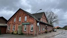 Wer sich vorstellen kann, den Landgasthof Oerding zu übernehmen, kann sich jederzeit im Gasthof melden.