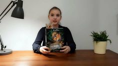 Hanna Groenewold (li.)  nimmt am Bezirksentscheid teil.