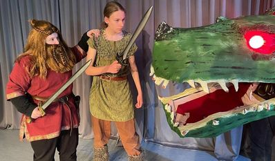 Das Theater Eskapade erzählt in seinem neuen Stück die Geschichte des Drachen Fafnir, bevor das Fabelwesen auf Siegfried traf. Foto: eb