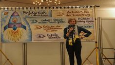 Svenja Pein nahm die LandFrauen mit auf die Reise „Denk an Dich – ich muss gar nichts, nur auf´s Klo“.