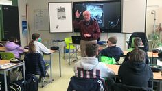 Martin Bensen hielt einen Vortrag vor Schulkindern aus der sechsten Klasse.