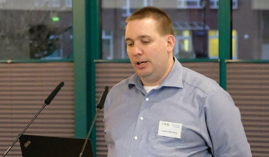 Erläuterte die Stellenplanung von 2923 bis 2028: Torben Wienbarg, Leiter des Rechnungswesens im Kirchenamt Verden. Foto: Roland Hofer