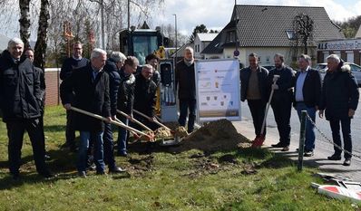 Arbeiten seit vielen Jahren zusammen und setzen auch den ersten Spatenstich gemeinsam: Die Projektbeteiligten Kommunen, Land und EWE.