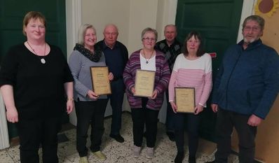 Der Vorsitzende Hans-Dieter Busse (re.) mit Vorstandsmitgliedern und Geehrten.