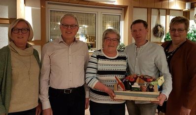 Helga Hurlbrink (v. li.), Hermann Röttjer, Waltraud Fröhlking, Heiko Buck und Silke Buck.