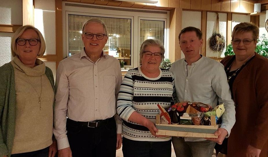 Helga Hurlbrink (v. li.), Hermann Röttjer, Waltraud Fröhlking, Heiko Buck und Silke Buck.