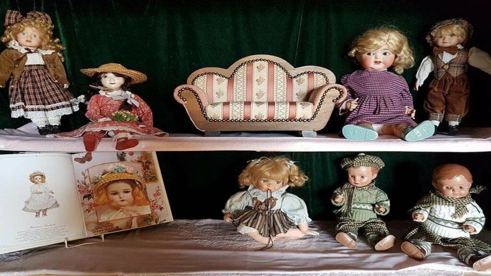 Über 200 Puppen, Puppenhäuser, Puppenmöbel und Kaufmannsläden im Miniaturformat sind im Findorff-Haus zu bestaunen.