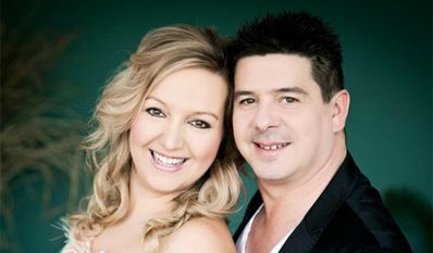 Das Schlagerduo möchte die Gäste in der Festhalle mit ihren Hits begeistern.