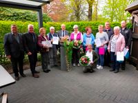 Die VdK-Mulsum-Mitglieder Nils Meyer (v. li.), Erwin Schlüter, Charlotte Reese, Maria Richter, Bernd und Helga Klenke, Christa Riebesell, Nicole Beutner, Jürgen, Marion und Uwe Jürs, knieend Gunda Heins.