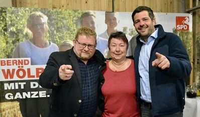Daniel Schneider (re.), Doris Brandt und Bernd Wölbern.