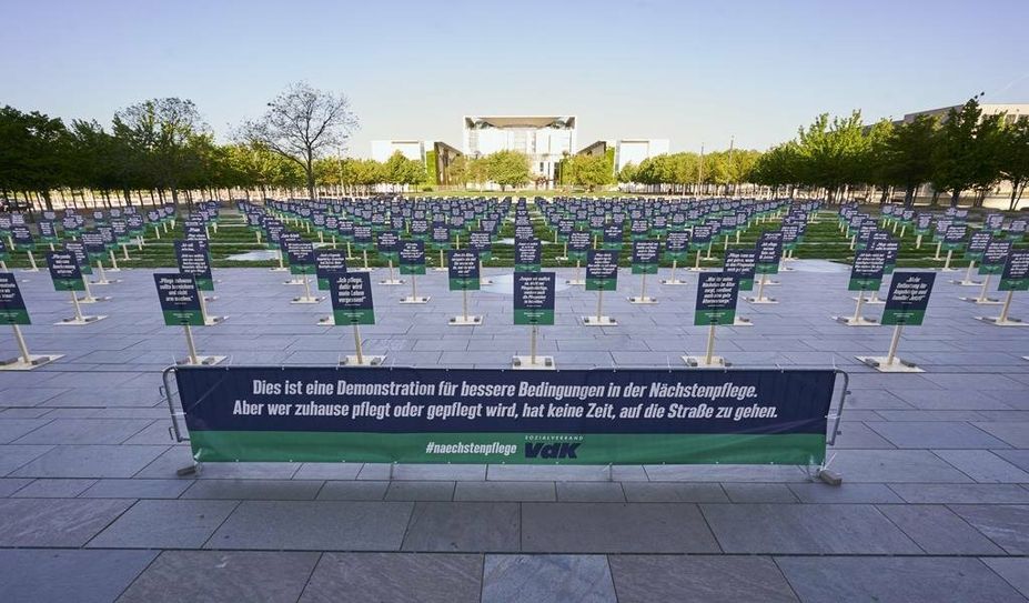 Zum Auftakt der Kampagne fand in Berlin eine Demo ohne Menschen statt.