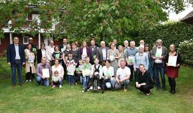 Landrat Marco Prietz (li.) freut sich über ein „sichtbares Zeichen für den Klimaschutz“.