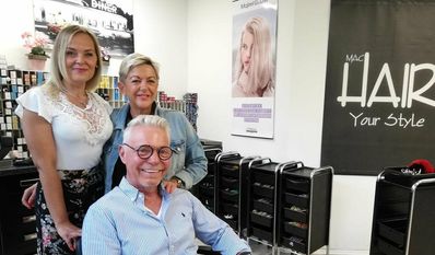 Ulrike Selle (li.) sowie Marita und Wolfgang Döring wollen sich bei ihren Kundinnen und Kunden für die Treue und Unterstützung bedanken.