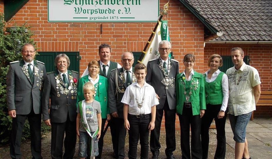 Das amtierende Königshaus um Schützenkönig Oliver Twisterling und Königin Nadine Wendelken.