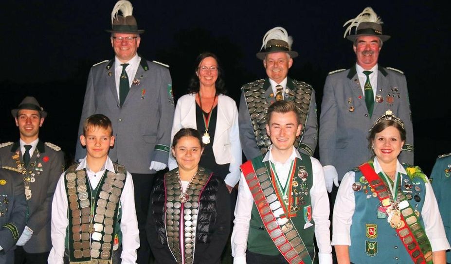 Die Königsfamilie um ihren König Michael Stoll freut sich auf ein paar schöne gemeinsame Tage mit allen Schützen, Gästen und Bewohnern.
