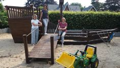 Sandra Franetzki (v. li.), Karin Mahlandt und Andrea Scheffler freuen sich auf das Sommerfest am 16. Juli.