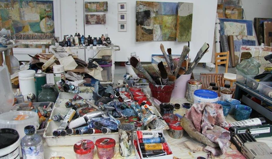 Das riesige Atelier von Malerin Margaret Kelly.