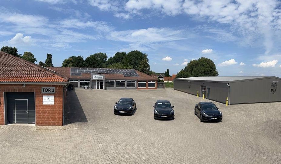 Auf dem Gelände der Hafen-Mühlen-Werke GmbH ist eine neue Lagerhalle entstanden.
