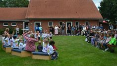 Viele Gäste kamen zum Sommerfest und freuten sich über ein tolles Programm.
