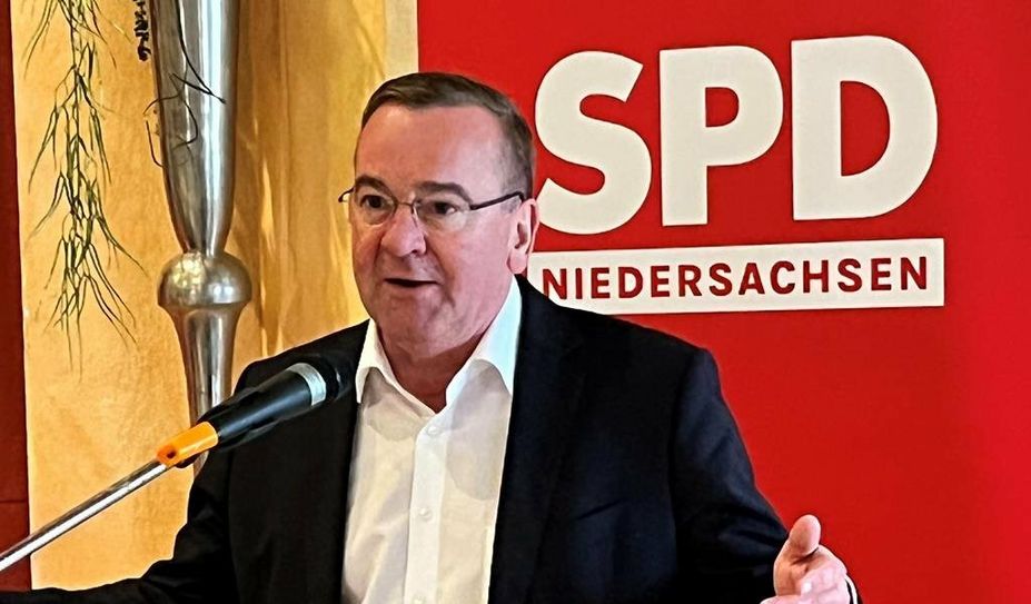 Niedersächsische Innenminister Boris Pistorius lobte die Arbeit von Sozialministerin Daniela Behrens als „hervorragend“,