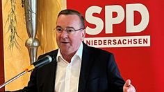 Niedersächsische Innenminister Boris Pistorius lobte die Arbeit von Sozialministerin Daniela Behrens als „hervorragend“,