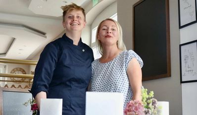 Chefköchin Lara Skrube und Inhaberin Joanna Lummel sind voller Vorfreude. Foto: akl