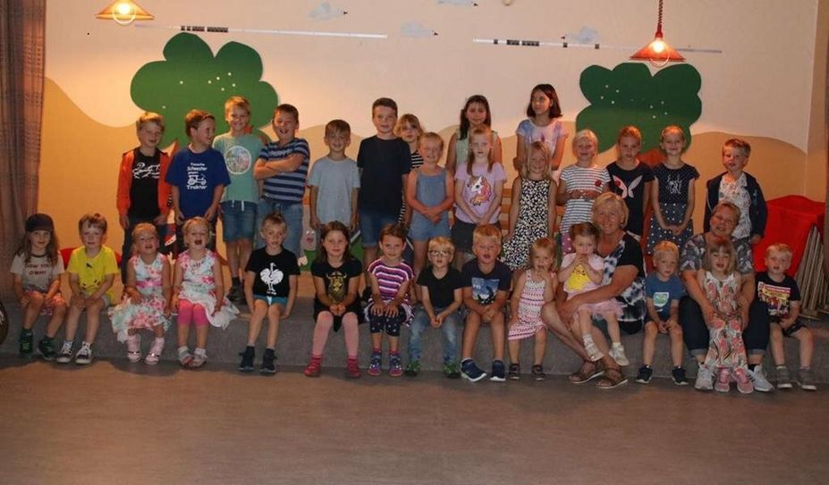 Fast 30 Kinder freuten sich über die Kinderdisco in Stinstedt.