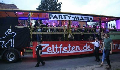 Bürgermeister Manfred Knust wird um 18 Uhr den traditionellen „Fassanstich“ vornehmen und damit den Markt offiziell eröffnen.