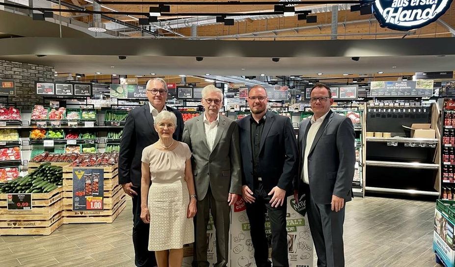 Freuen sich über den Neubau: Claus Meyer, Marlies und Siegfried Schausberger, Patrik Warminski und Dirk Große-Wortmann.