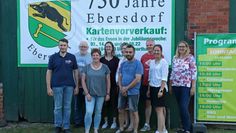 Das Orga-Team des großen Jubiläums freut sich auf eine ganz besondere Feierwoche in Ebersdorf. Zu unternehmen, aber auch zu entdecken gibt es vieles: vor allem die vielen lustigen Strohpuppen im Dorf.