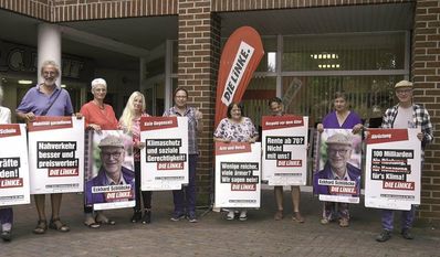 Die Plakat-Kampagne der Linken zur Landtagswahl präsentierten Mitglieder und unorganisierte Unterstützerinnen der Öffentlichkeit.