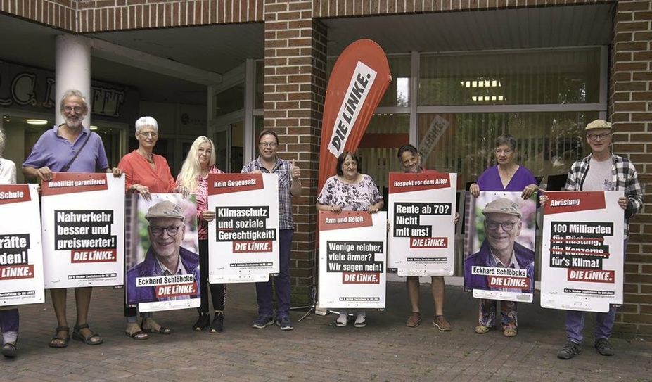 Die Plakat-Kampagne der Linken zur Landtagswahl präsentierten Mitglieder und unorganisierte Unterstützerinnen der Öffentlichkeit.
