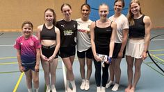 Ein unvergesslicher Nachmittag: Das Trainerteam und die Tanzmariechen freuten sich über den exklusiven Besuch von Melina Meißner.