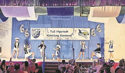 Beim Karneval in Hipstedt wird den Gästen viel geboten - von Tänzen über Sketche bis zur Tombola.
