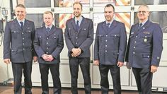 Teufelsmoor (eb). Anfang Februar konnte Ortsbrandmeister Torsten Schröder zur Jahreshauptversammlung neben den Mitglieder der Ortsfeuerwehr Teufelsmoor auch Bürgermeister Torsten Rohde, Ortsvorsteherin Maike Gorgs und den stellvertretenden Stadtbrandmeister Michael Dirschauer als Gäste begrüßen. Im vergangenen Jahr konnte sich die Feuerwehr über sieben neue Mitglieder freuen. Nun umfasst die Einzelabteilung 26 Mitglieder. Befördert wurden Marvin Meyer zum Feuerwehrmann, Stefan Laschat und Tobias Lütjen zum Hauptfeuerwehrmann, Mario Wellbrock zum Löschmeister und Torsten Schröder zum Brandmeister.
