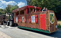 Der Ort Kuhstedt wurde bereits passend zum Erntefest dekoriert.