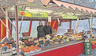 Das Team von Pörschke freut sich auf die Zeit auf dem Wochenmarkt.