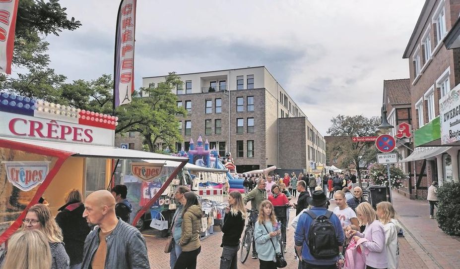 In der Innenstadt wird beim Ladenhütermarktmit mit Stadtrummel wieder viel los sein.