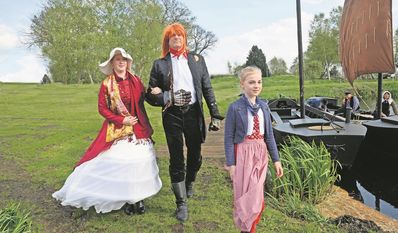 Die Findorffer Erben werden mit traditionellen Kostümen den Abend begleiten.