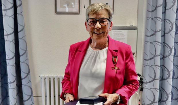 Bundesverdienstkreuzträgerin Elke Ströh hat sich sehr über die Auszeichnung gefreut.