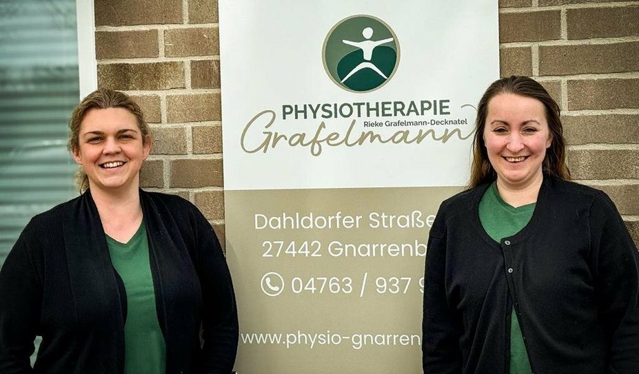 Physiotherapeutin Rieke Grafelmann-Decknatel (li.) freut sich, dass Ergotherapeutin Janet Suchland jetzt zum Praxis-Team gehört.