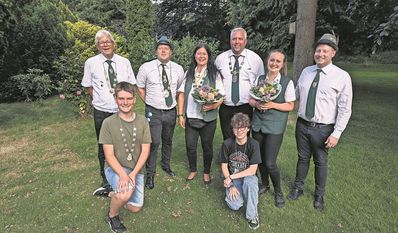 Die noch amtierende Königsfamilie aus Axstedt wird am Samstag, 15. Juni ein letztes Mal von ihrem Verein abgeholt und gefeiert, dann werden neue Majestäten ermittelt. Foto: eb